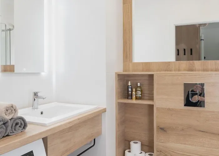 Superapart Lopuszanska 123 바르샤바